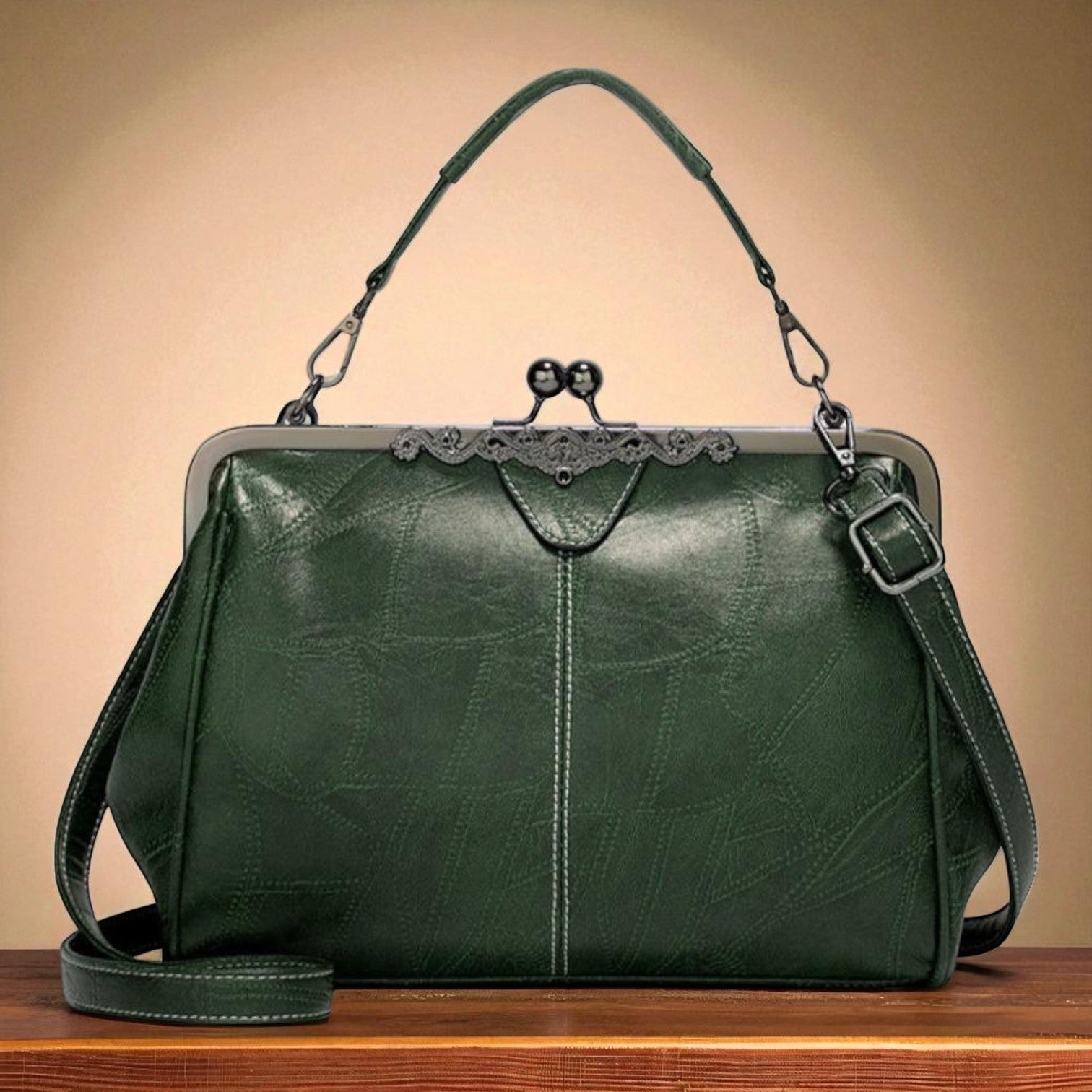 Emilija's Retro Handbag