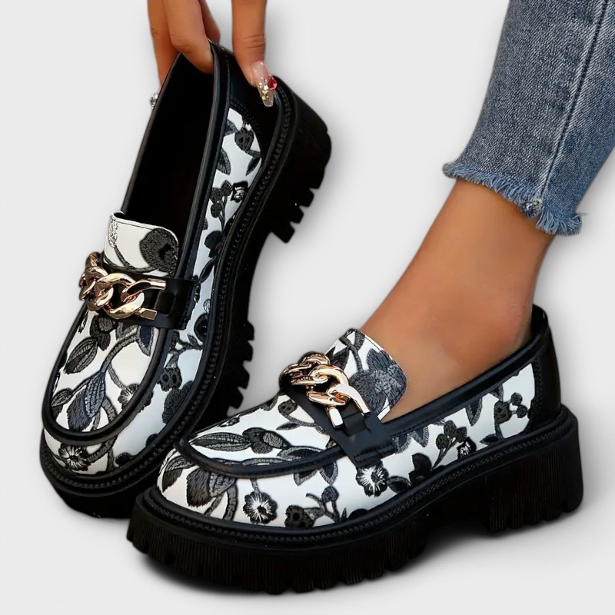 Sandra – Elegant Retro Loafers