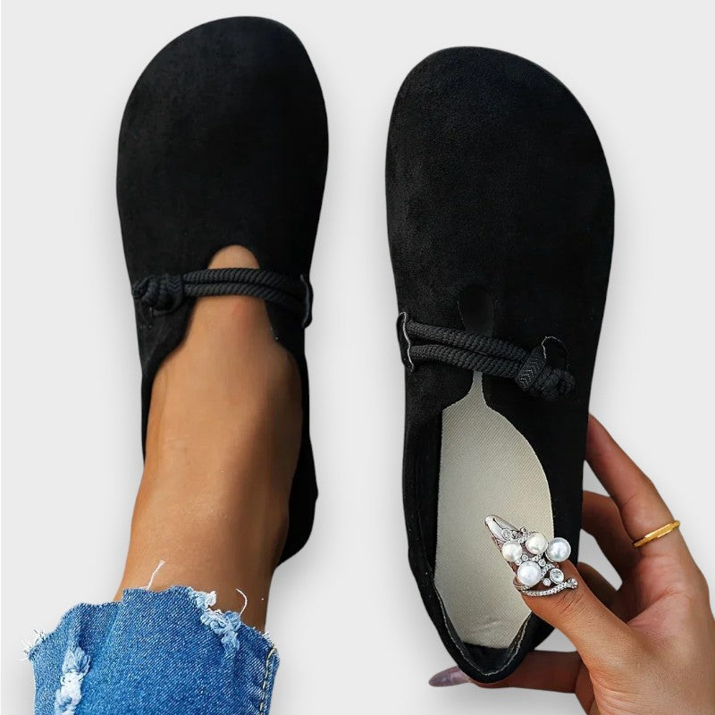 Zoe | Eleganti Mīksti Ikdienas Apavi" can be rewritten as "Zoe | Stylish Soft Everyday Shoes.
