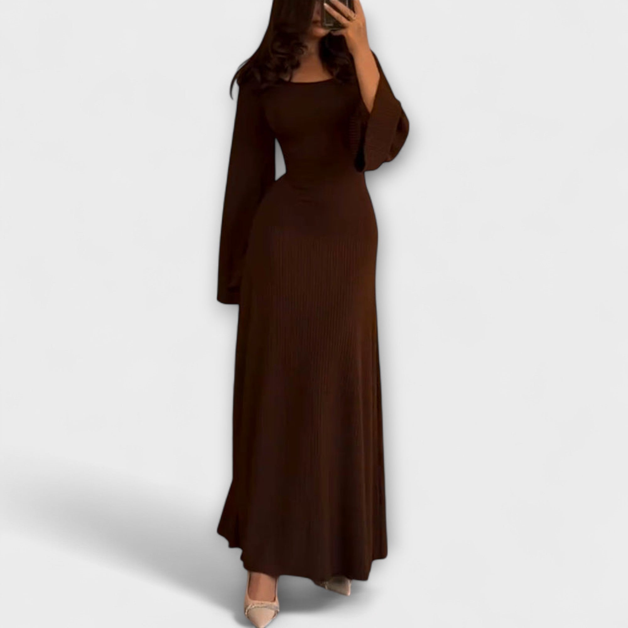 Jocelyn - Eleganta adīta kleita ar jostas akcentu